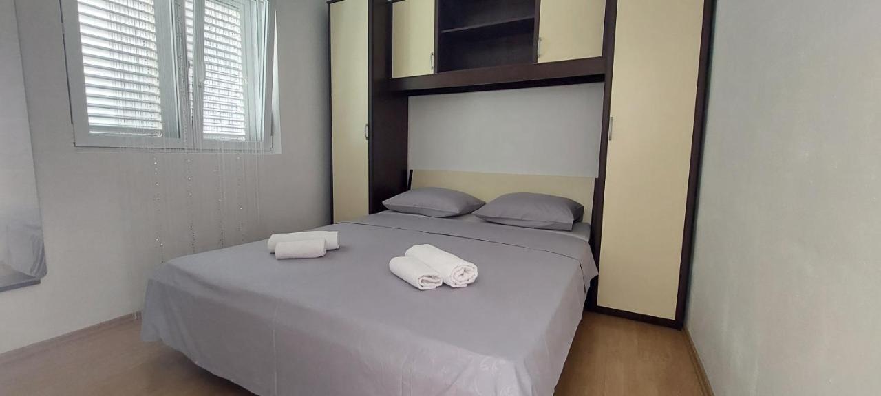 Apartment Zana ピロヴァッツ エクステリア 写真