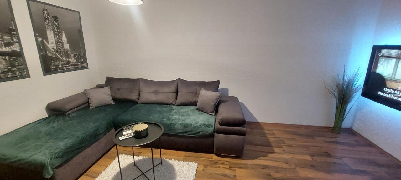 Apartment Zana ピロヴァッツ エクステリア 写真