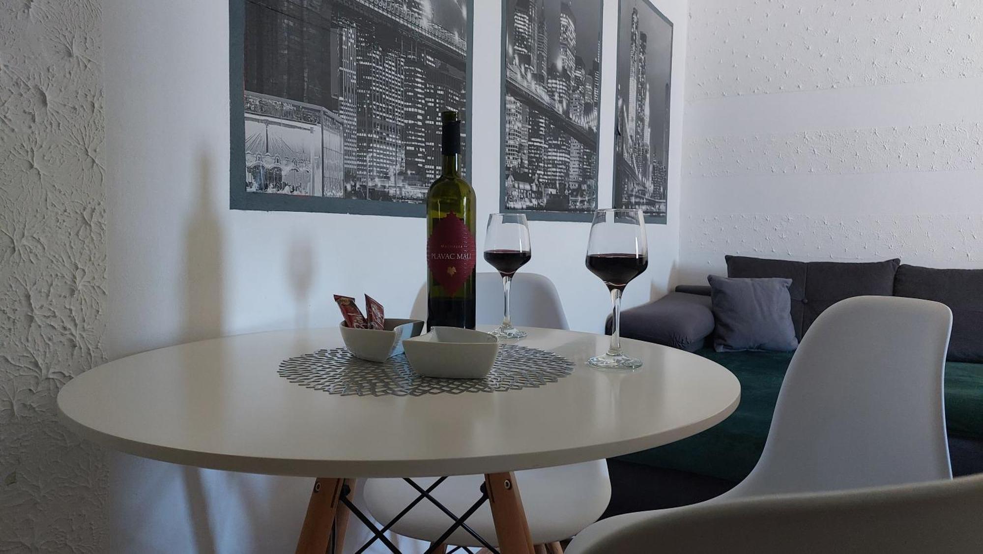 Apartment Zana ピロヴァッツ エクステリア 写真